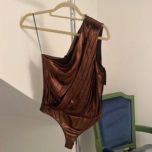 Retrofete brown once shoulder top. Brand new with tags